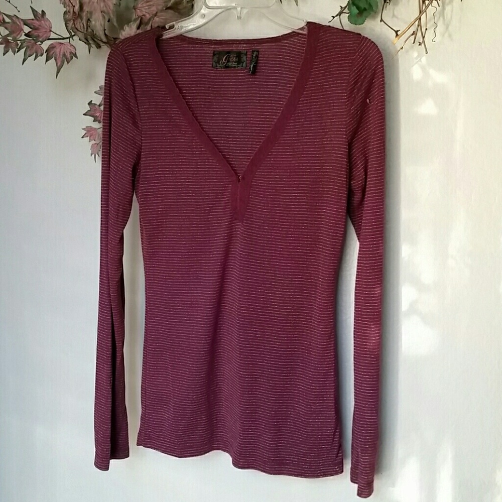 Guess  top